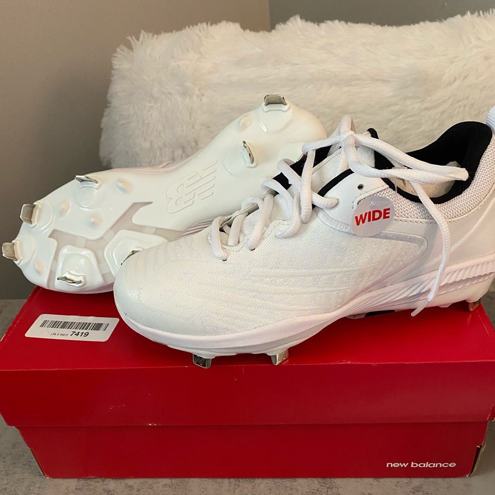 New Balance Men's FuelCell 4040 V6 Metal Baseball Shoe
